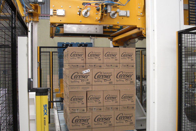 Medium speed production Palletizer